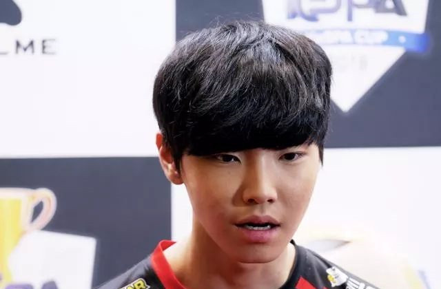 9体育 哈兰德球衣号码对照表 