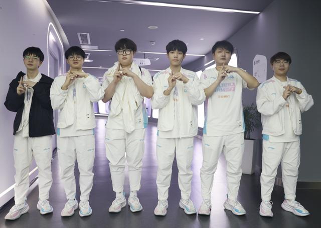 九游体育关于Ning连续十场比赛得分超过高光表现，美国队挑战极限！的信息