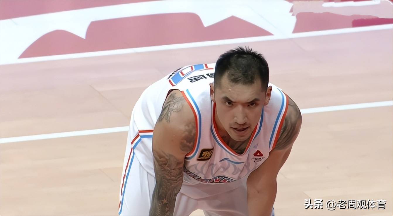 关于CBA季后赛倒计时，山东男篮加时末段再遭质疑，细节引发关注，质疑声仍在，团队化学反应显著的信息