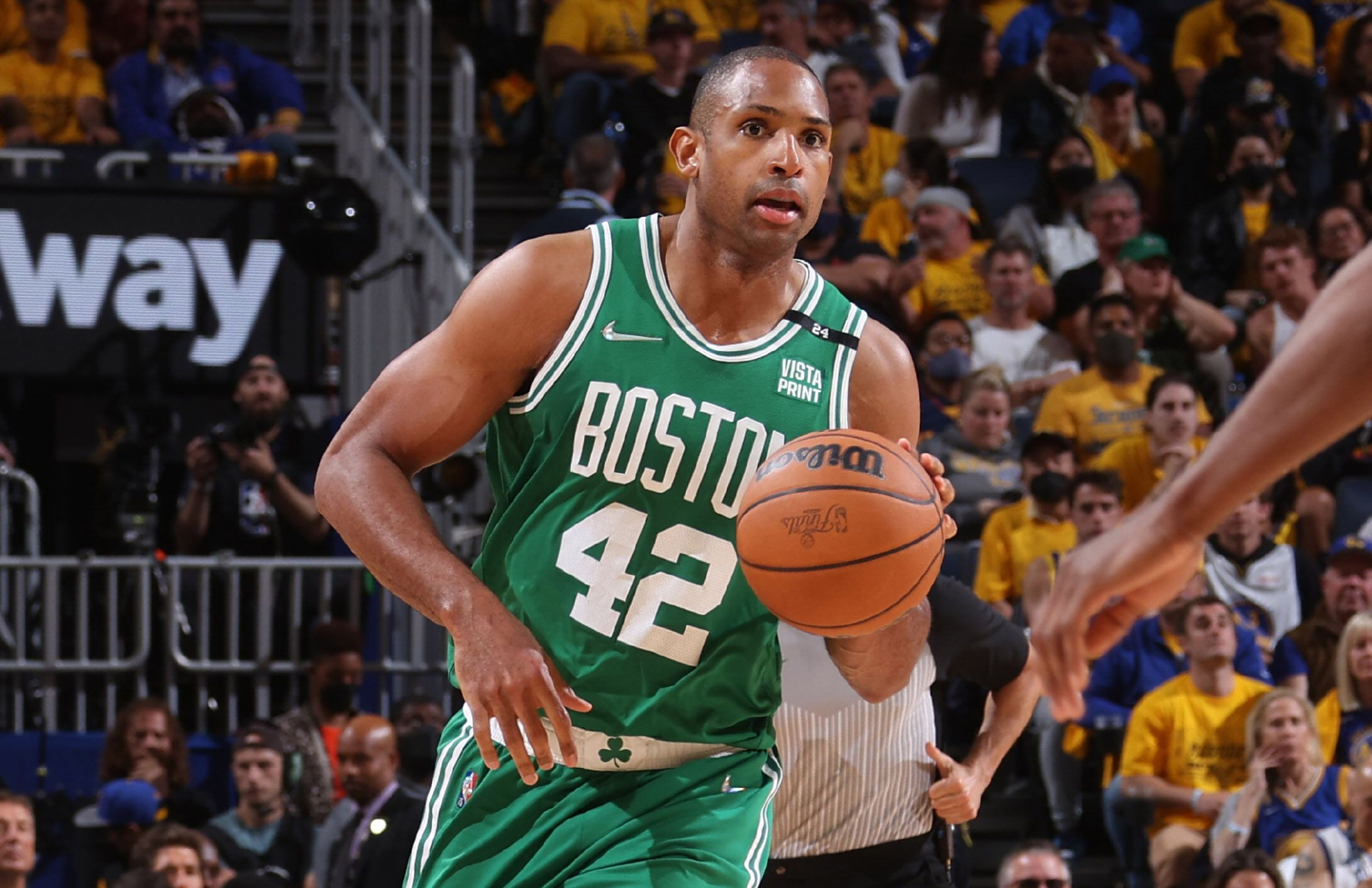 九游体育官网关于波士顿凯尔特人赛前防线松动，志在社区盾名次提升，态度坚定，赛季目标并未改变的信息